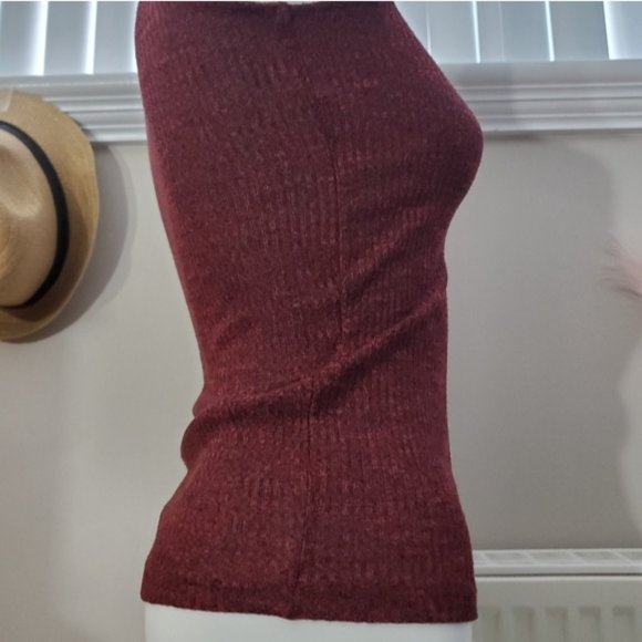 Streetwear Society Mock Neck Marroon Ribbed top- Size Small - Picture 4 of 6